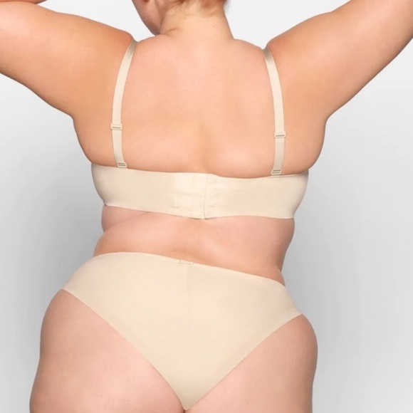 SKIMS NO SHOW MOLDED‎ UNLINED Demi bra BALCONETTE BRA Sand 34DD - Picture 7 of 8